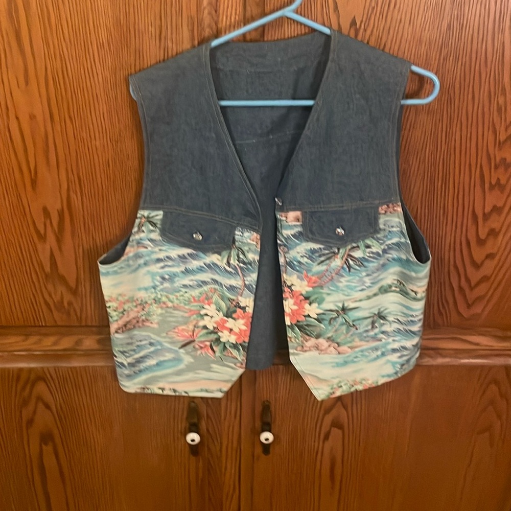 Denim and aloha floral print vest